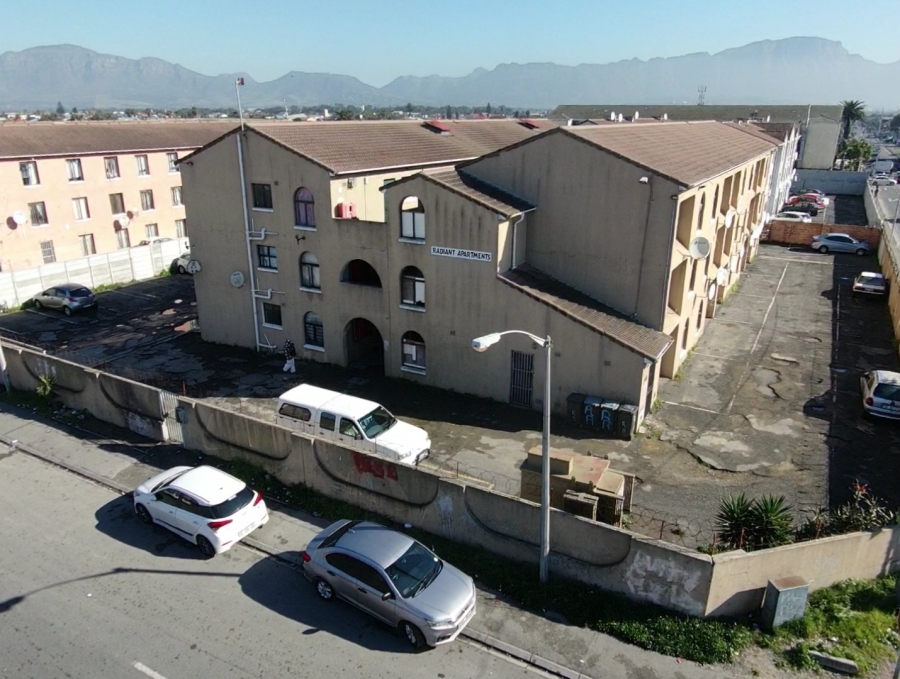 2 Bedroom Property for Sale in Grassy Park Western Cape